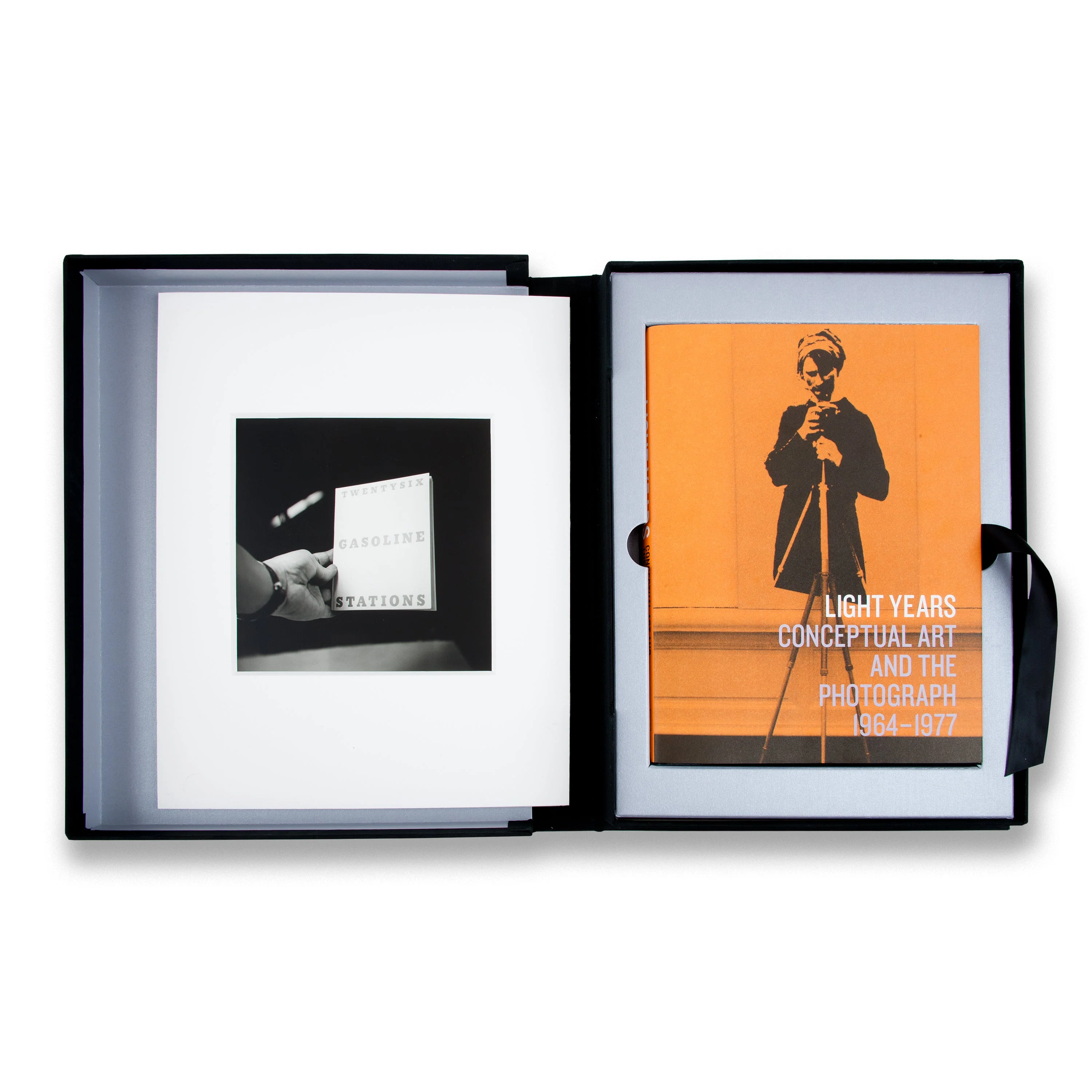 Light Years: Conceptual Art and the Photograph, 1964–1977