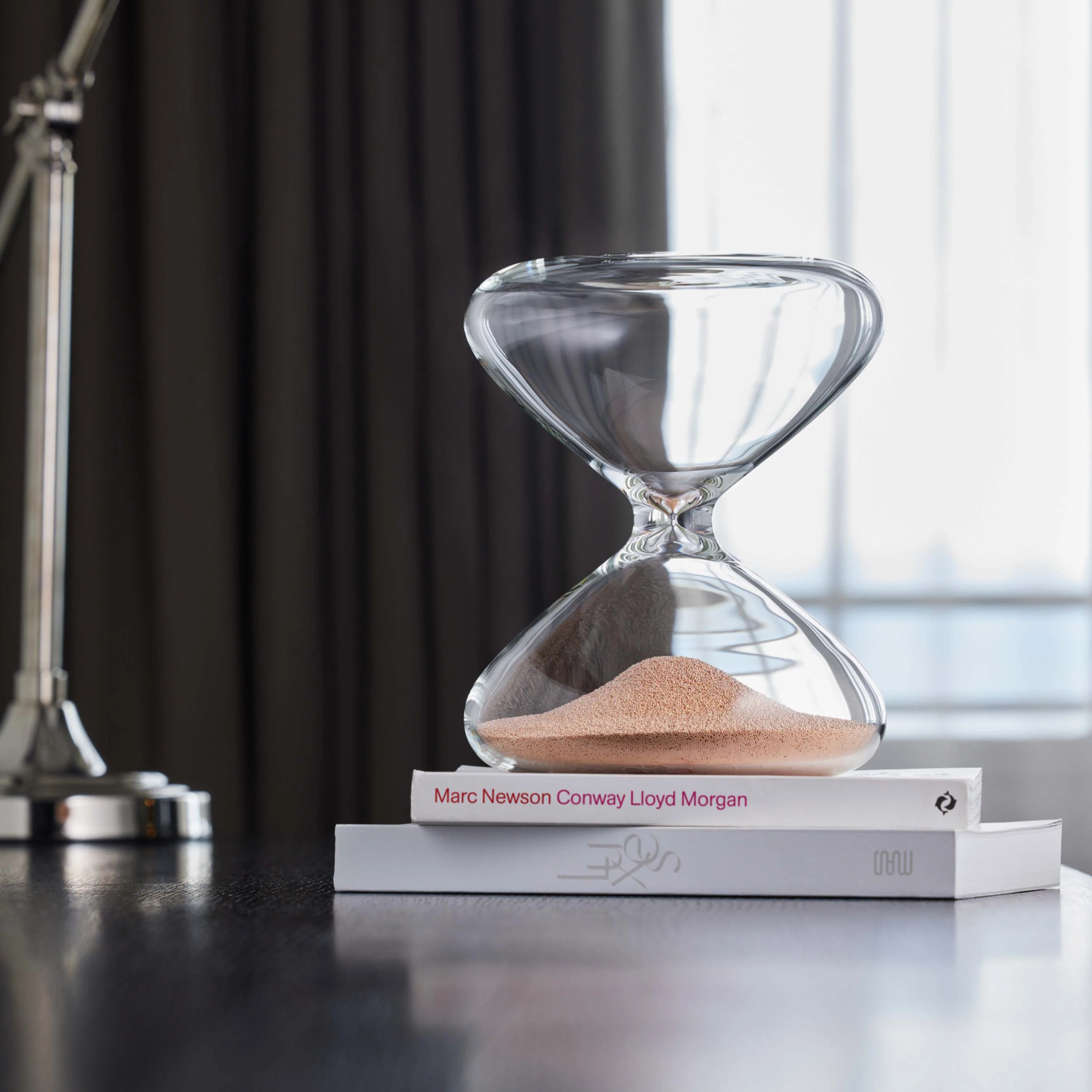 Marc Newson: Hourglass (20 Minutes) - Image 4