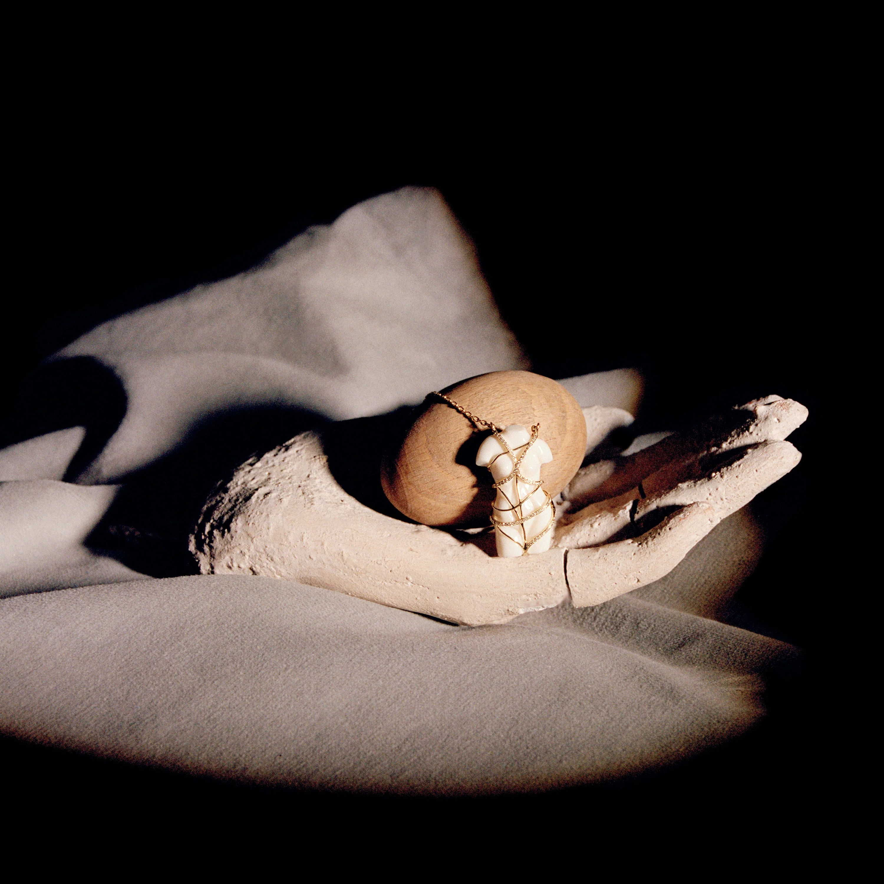 Venyx × Man Ray: Medium Gold Venus Restored Necklace - Image 3